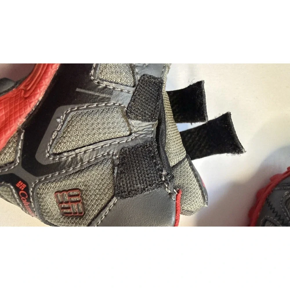 Peakfreak Kids Water Proof Cxcrsn Boots In A Size 4 Toddler Gray Red Accents EUC